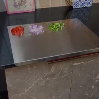 SteelSlice™ Stainless Steel Chopping Board (35x31cm)